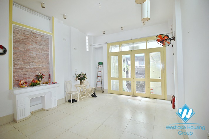 Spacious 6 bedrooms house for rent in Tayho 