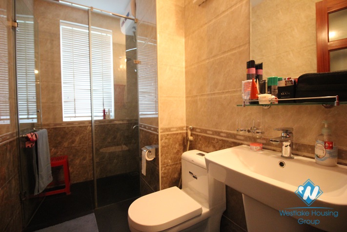 2 bedrooms aprtment with natural light in Dang Thai Mai st for rent