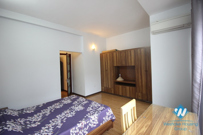 2 bedrooms aprtment with natural light in Dang Thai Mai st for rent