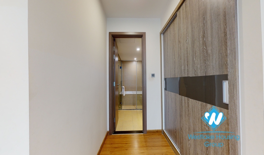 Nice four bedrooms apartment for rent in Vinhome Metropolis, Ha Noi