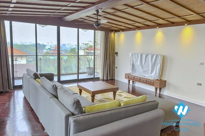 Spectacular lake-view 3 bedrooms apartment for rent in Dang Thai Mai area, Tay Ho