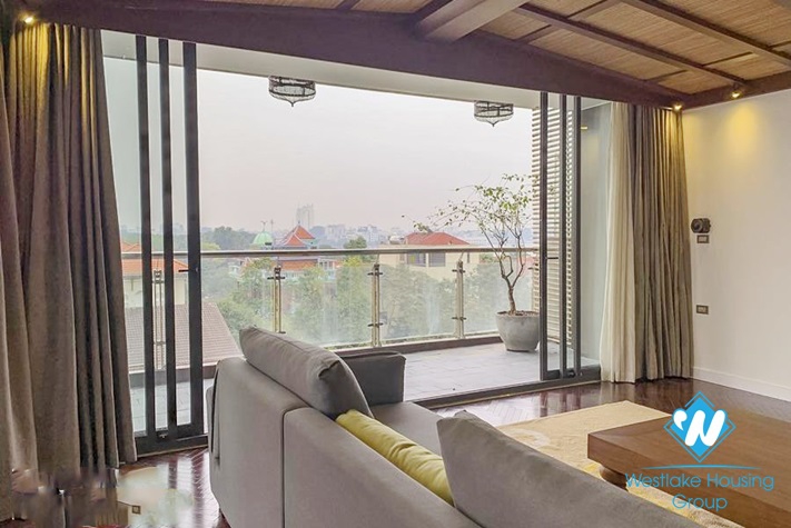 Spectacular lake-view 3 bedrooms apartment for rent in Dang Thai Mai area, Tay Ho