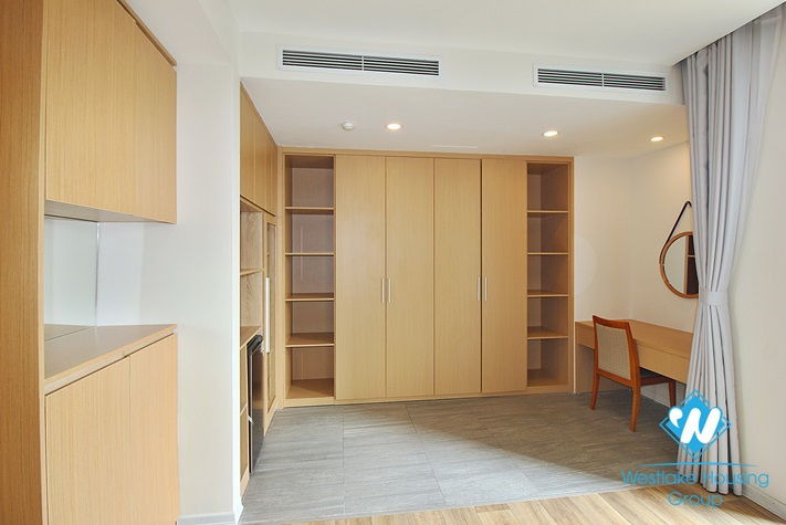 A newly 4 bedrooms apartment for rent in Tay Ho area