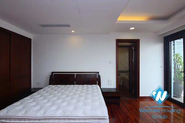 A spacious 3 bedroom apartment with lake view in Xuan dieu, Tay ho, Hanoi