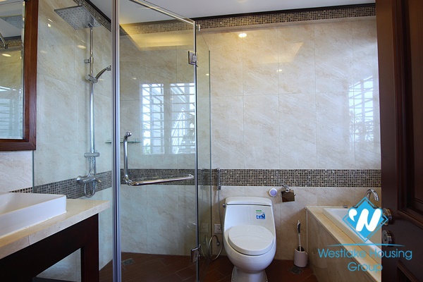 A spacious 3 bedroom apartment with lake view in Xuan dieu, Tay ho, Hanoi