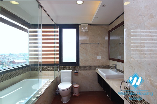 A spacious 3 bedroom apartment with lake view in Xuan dieu, Tay ho, Hanoi