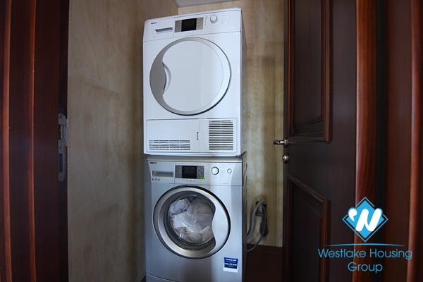 A spacious 3 bedroom apartment with lake view in Xuan dieu, Tay ho, Hanoi