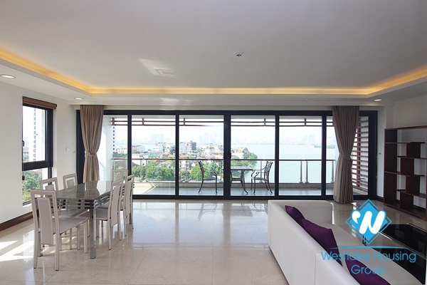 A spacious 3 bedroom apartment with lake view in Xuan dieu, Tay ho, Hanoi