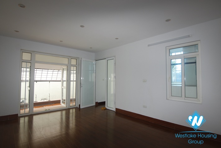 Good quality house for rent near Aeon Mall, Long Bien. Ha Noi