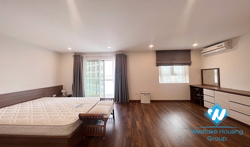 154m2, 3 bedrooms aprtment with modern furnitures for rent in L building, Ciputra