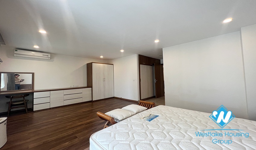 154m2, 3 bedrooms aprtment with modern furnitures for rent in L building, Ciputra