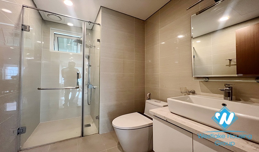 154m2, 3 bedrooms aprtment with modern furnitures for rent in L building, Ciputra