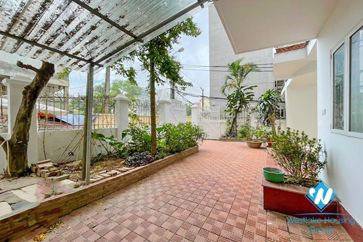 A cheap house for rent in Tay Ho, Ha Noi