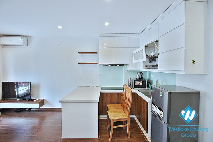 One bedroom with natual light for rent in Tu Hoa st, Tay Ho District 