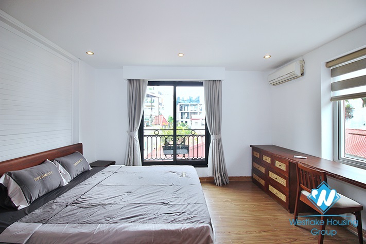 Good and clean two bedroom apartment for rent in Xuan Dieu street, Tay Ho, Ha Noi