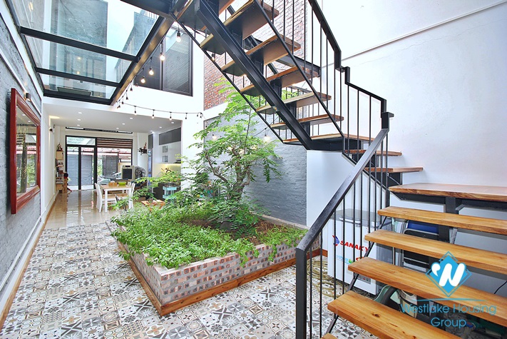 A beautiful house with nice deisgn for rent in Tay ho District 