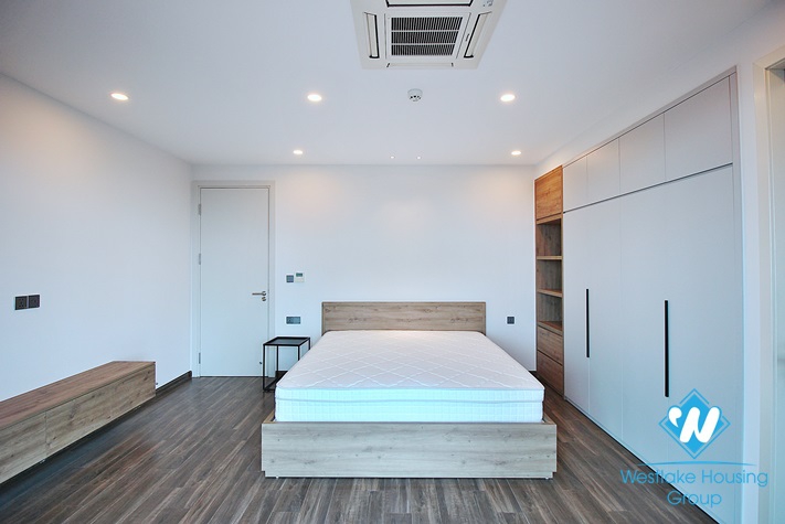 High-end floor 2 beds apartment with huge balcony for rent in Tu Hoa, Tay Ho