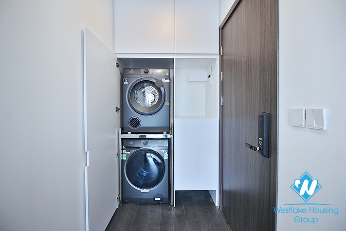 Brand new 2 bedroom apartment for rent in Xuan dieu, Tay ho, Hanoi