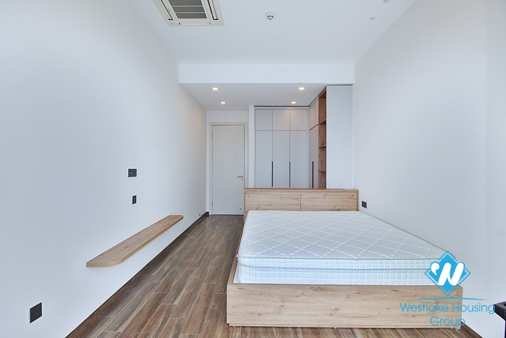 Lakeview and brandnew 3 beds apartment for rent in Tu Hoa area, Tay Ho