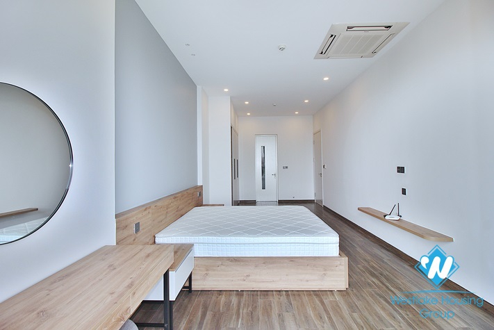 Lakeview and brandnew 3 beds apartment for rent in Tu Hoa area, Tay Ho