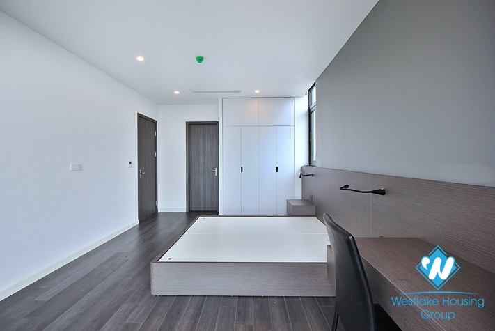 Brand new and lake view 3 beds apartment for rent in Tay Ho area