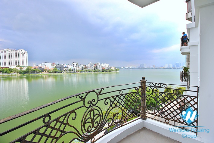 Lakeside apartment with 3 bedrooms for rent in Tay Ho