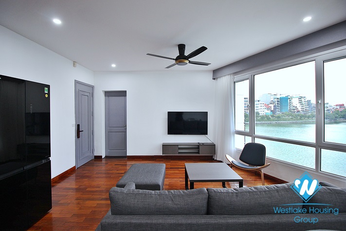 Lakeside apartment with 3 bedrooms for rent in Tay Ho