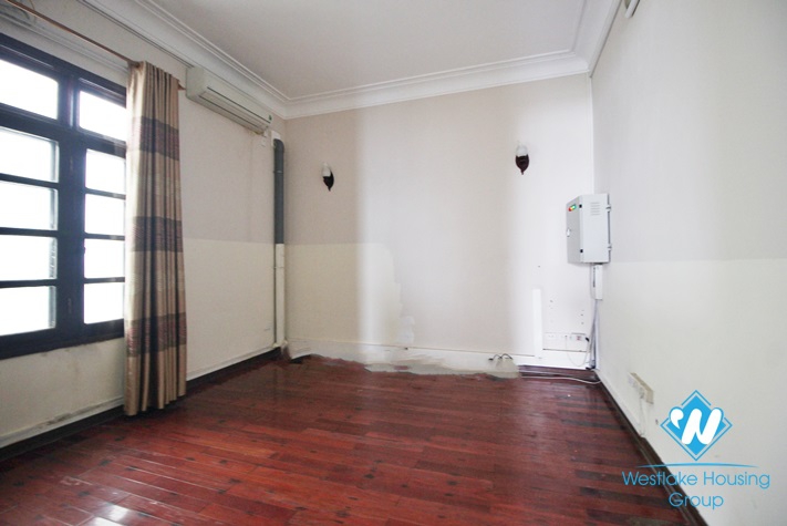 Lakeview an Embassy villa or office for rent in Trich Sai street, Tay Ho