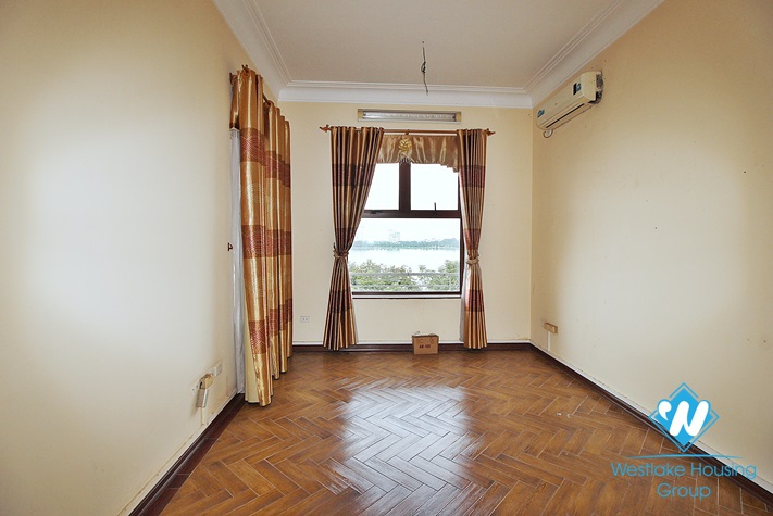 Lakeview an Embassy villa or office for rent in Trich Sai street, Tay Ho