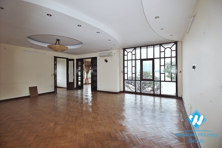 Lakeview an Embassy villa or office for rent in Trich Sai street, Tay Ho