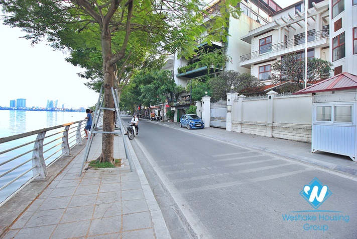 Lakeview an Embassy villa or office for rent in Trich Sai street, Tay Ho