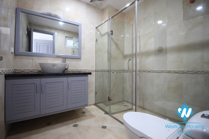 Renovated 3 beds apartment with lakeview for rent in Quang An st, Tay Ho