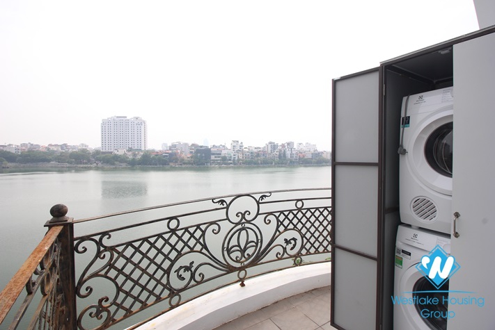Renovated 3 beds apartment with lakeview for rent in Quang An st, Tay Ho