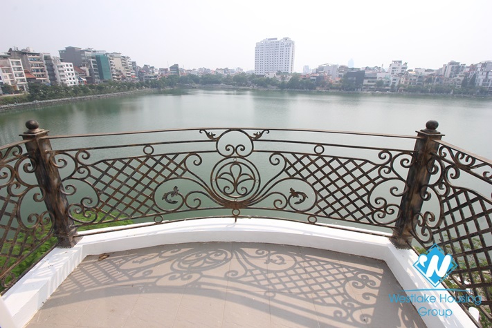Renovated 3 beds apartment with lakeview for rent in Quang An st, Tay Ho