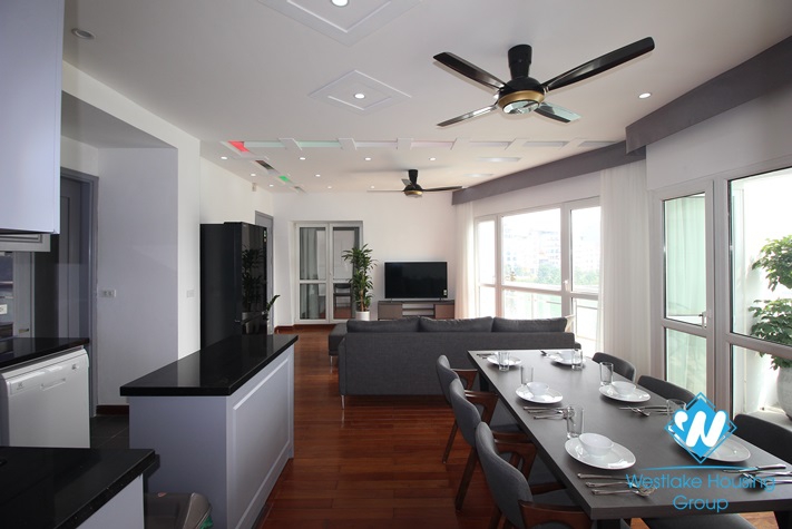 Renovated 3 beds apartment with lakeview for rent in Quang An st, Tay Ho