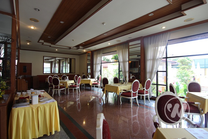 Bright, Quiet with nice design apartment for rent in Tay Ho District 