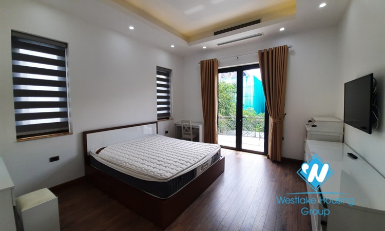 Four bedroom villa for rent in Vinhome Riverside near BIS school.