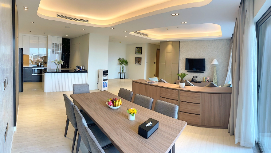 Modern 4 bedrooms apartment in Tay Ho District for rent
