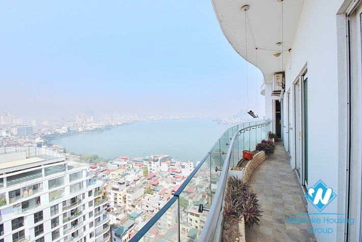 Lake view and high floor 5 beds apartment for rent in Golden Westlake building, Tay Ho
