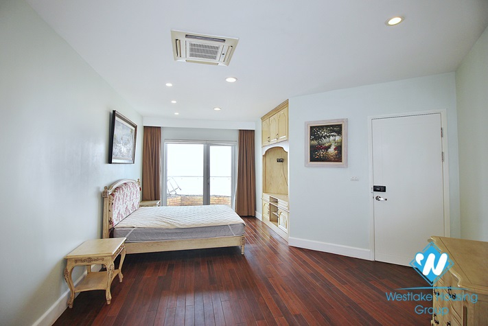 Lake view and high floor 5 beds apartment for rent in Golden Westlake building, Tay Ho