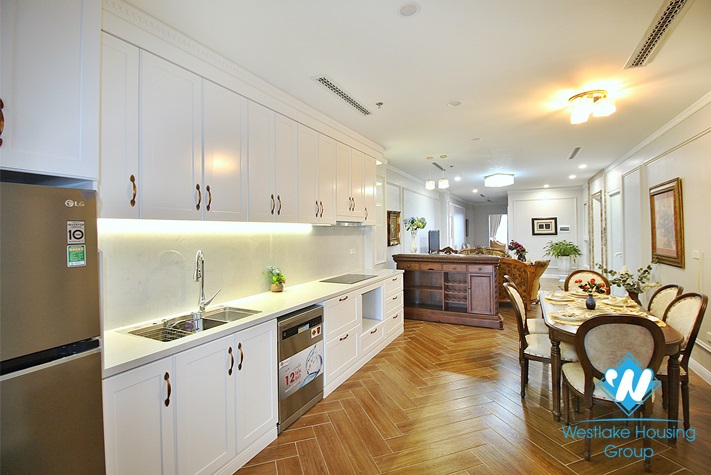 Lake view and luxurious 4 beds apartment for rent in Xuan Dieu st, Tay Ho