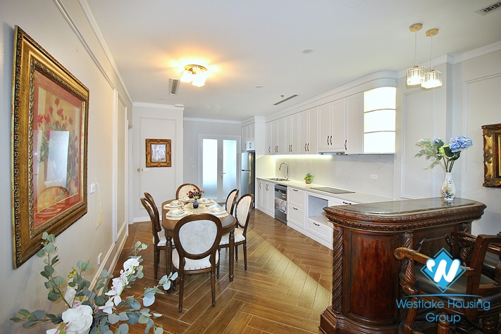 Lake view and luxurious 4 beds apartment for rent in Xuan Dieu st, Tay Ho