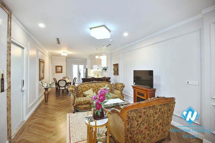 Lake view and luxurious 4 beds apartment for rent in Xuan Dieu st, Tay Ho