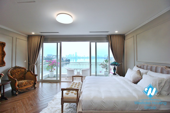 Lake view and luxurious 4 beds apartment for rent in Xuan Dieu st, Tay Ho