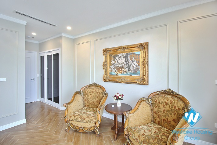 Lake view and luxurious 4 beds apartment for rent in Xuan Dieu st, Tay Ho