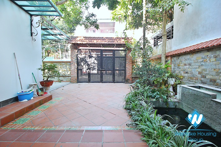 A calm, lovely house on An Duong for rent