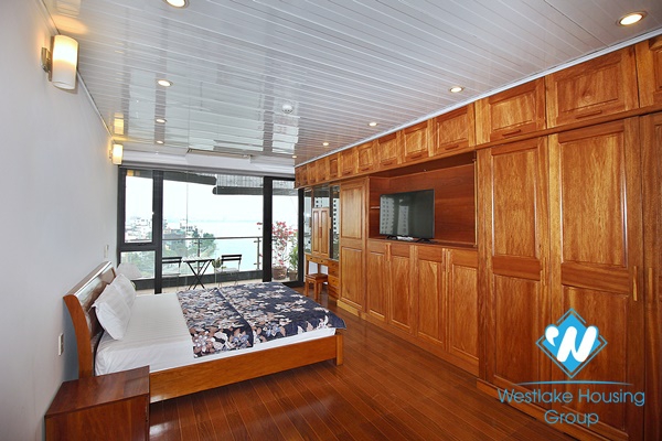 A good price 3 bedroom apartment for rent in Xuan dieu, Tay ho