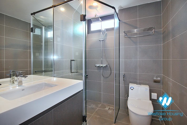 High-end and bright one bedroom apartment for rent in Xuan Dieu st, Tay Ho