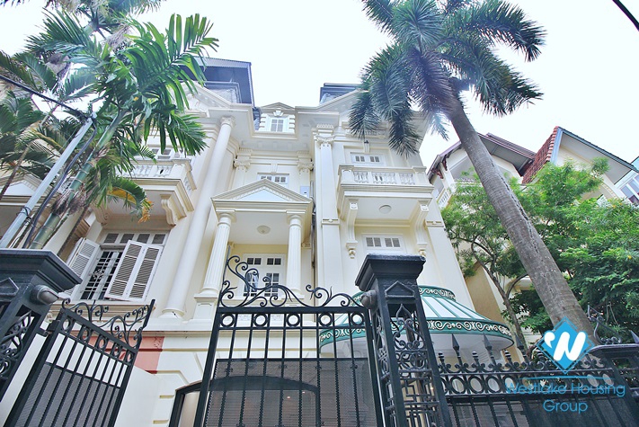 Stunning and luxurious house for rent in Tay Ho, Hanoi 