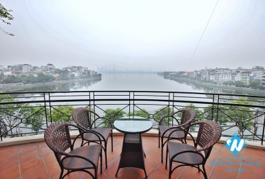 Renovated and lake view 3 beds apartment for rent in Xuan Dieu st, Tay Ho